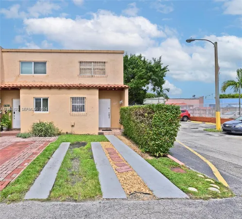 $2,600 | 1675 West 57th Street, Unit 514, Hialeah, FL 33012