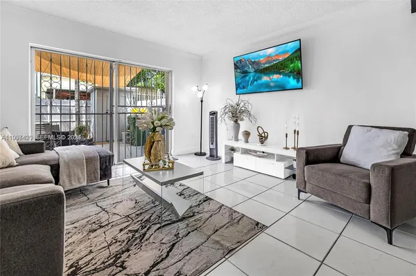$2,600 | 1675 West 57th Street, Unit 514, Hialeah, FL 33012