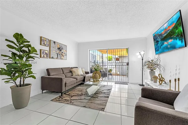 $2,600 | 1675 West 57th Street, Unit 514, Hialeah, FL 33012