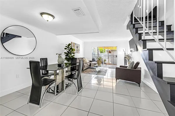 $2,600 | 1675 West 57th Street, Unit 514, Hialeah, FL 33012