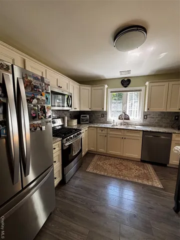 $499,900 | 62 Triangle Of Clearwater Road, Highland, NY 12528