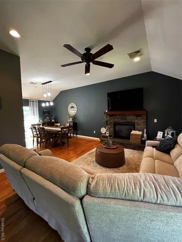 $499,900 | 62 Triangle Of Clearwater Road, Highland, NY 12528