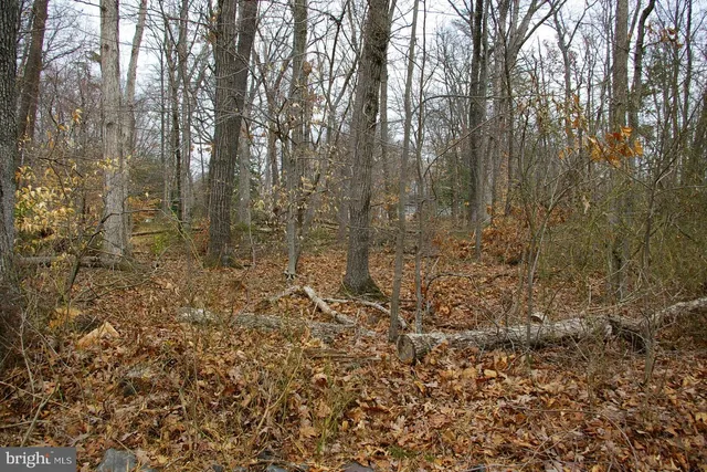 $350,000 | 11336 Crescent Drive, Fairfax, VA 22030