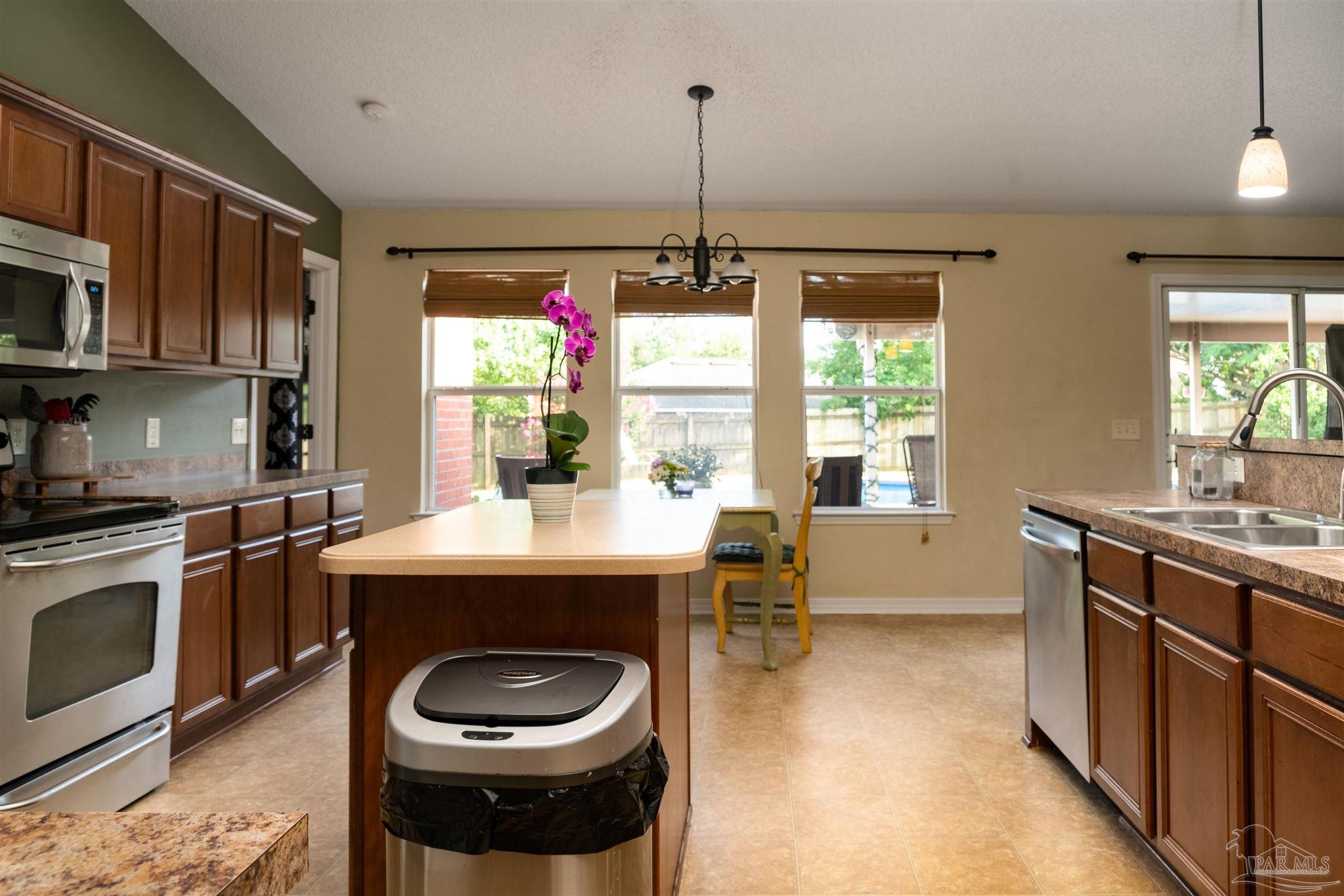 2266 Liberty Loop Road Cantonment, FL 32533 - Photo 6 of 26 Gallery Image 6