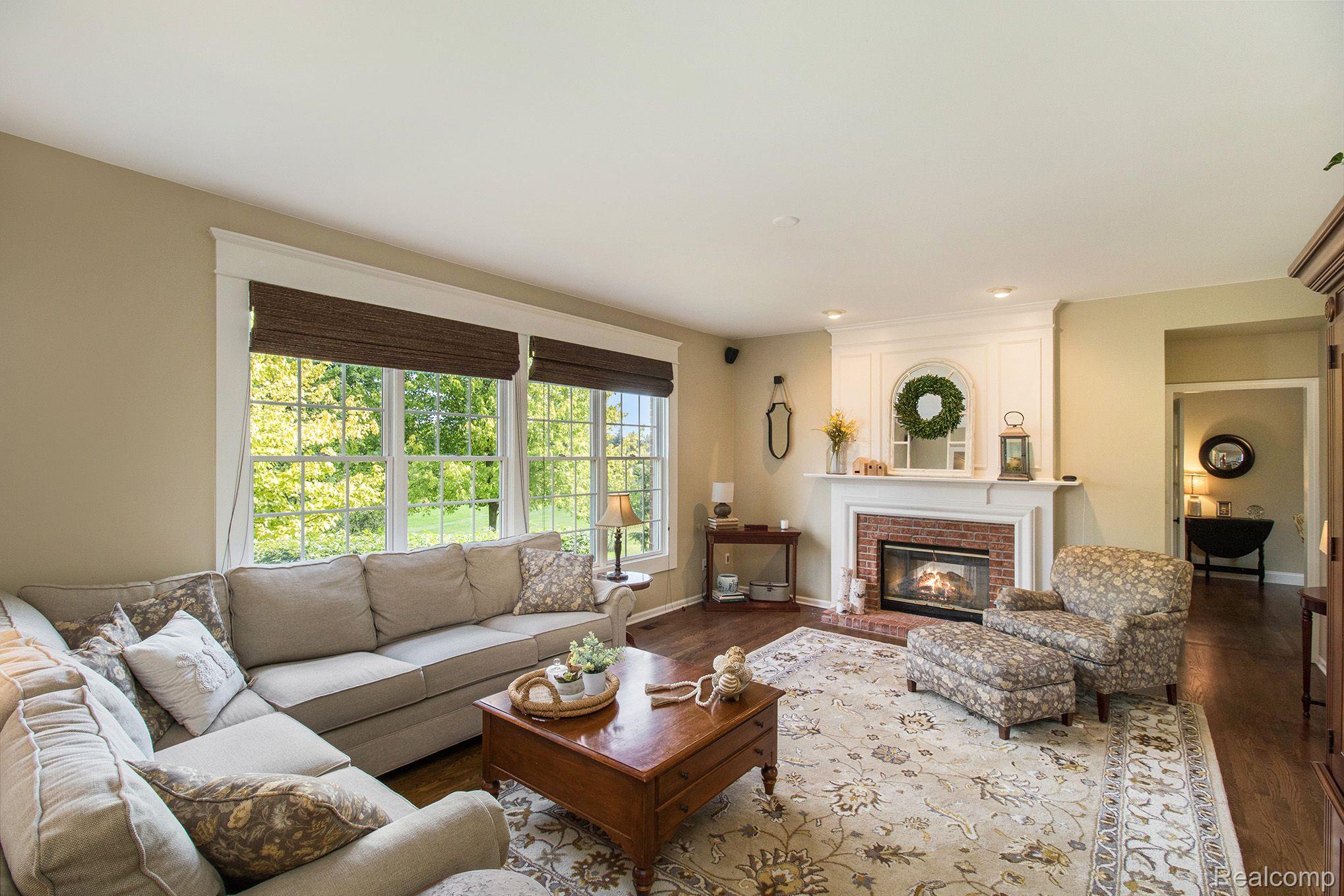 1034 Miners Run Rochester, MI 48306 - Photo 13 of 44 Family Room