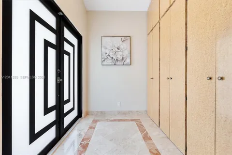 $2,295,000 | 2531 Northeast 195th Street, Miami, FL 33180