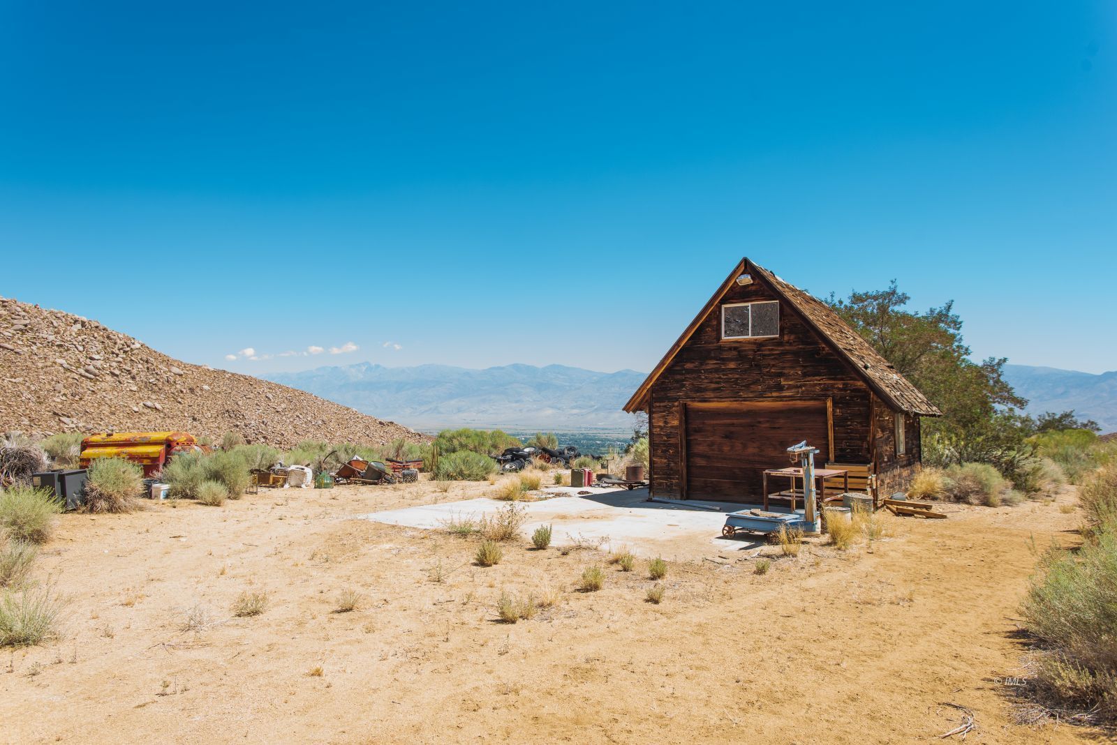 57 Bir Road Bishop, CA 93514 - Photo 20 of 35 a view of roof covered with snow