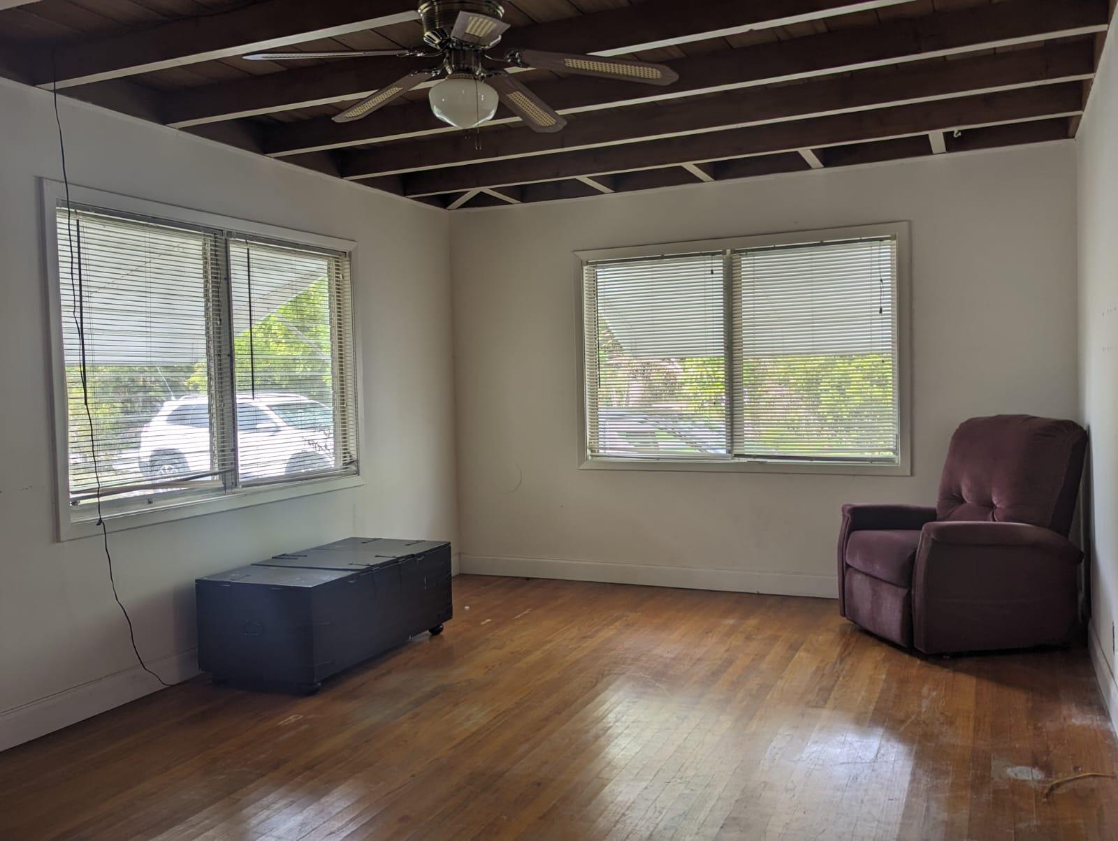 3082 Gulfstream Road Palm Springs, FL 33461 - Photo 3 of 17 Living Room