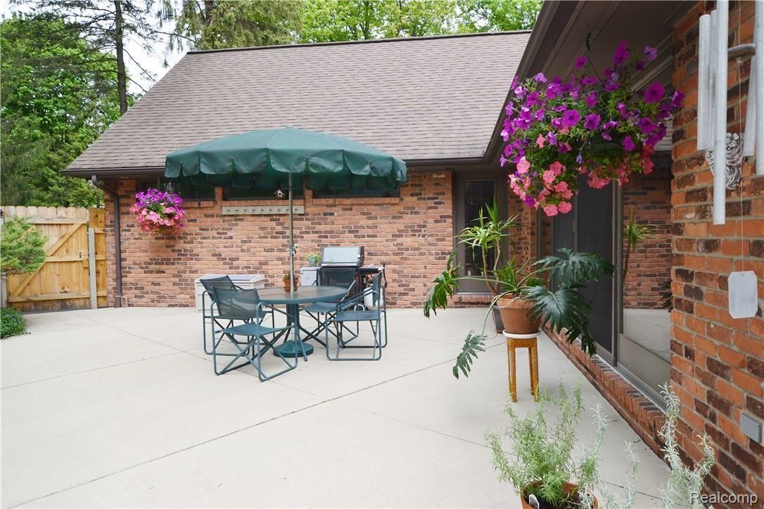 685 Charlesina Drive Rochester, MI 48306 - Photo 31 of 34 Patio
