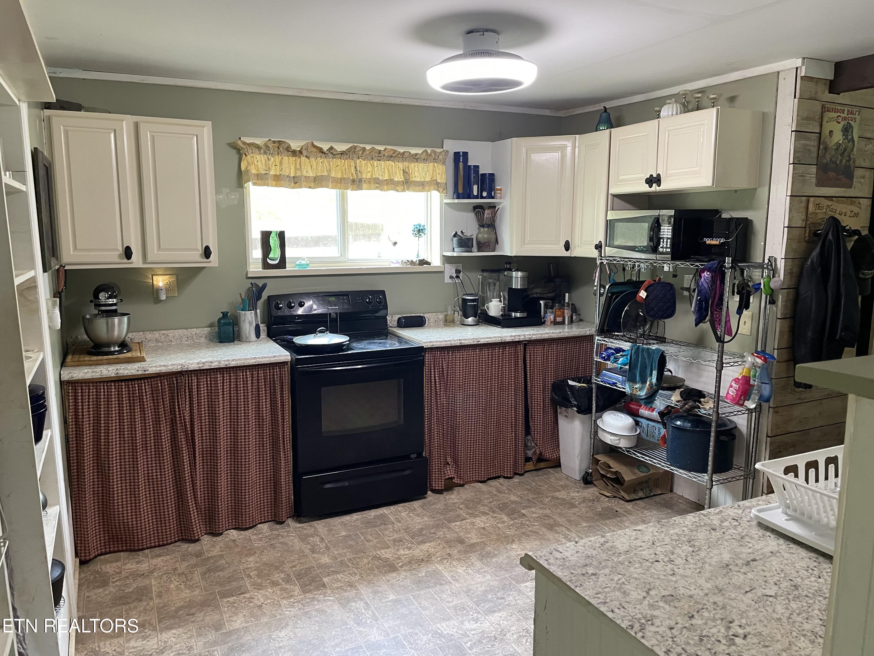 192 Massingale Road Tellico Plains, TN 37385 - Photo 14 of 36 Kitchen