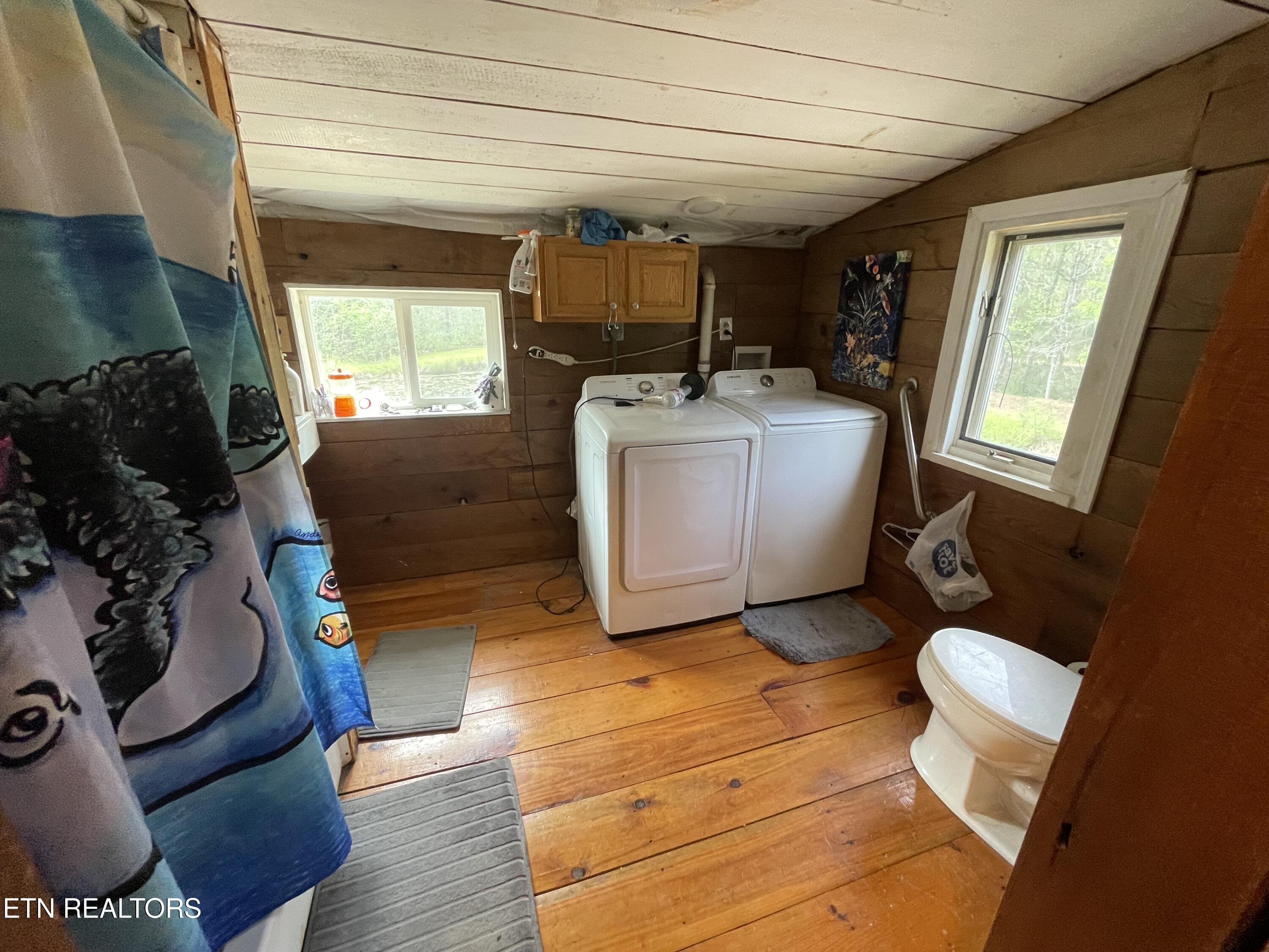 192 Massingale Road Tellico Plains, TN 37385 - Photo 25 of 36 Laundry and full bath