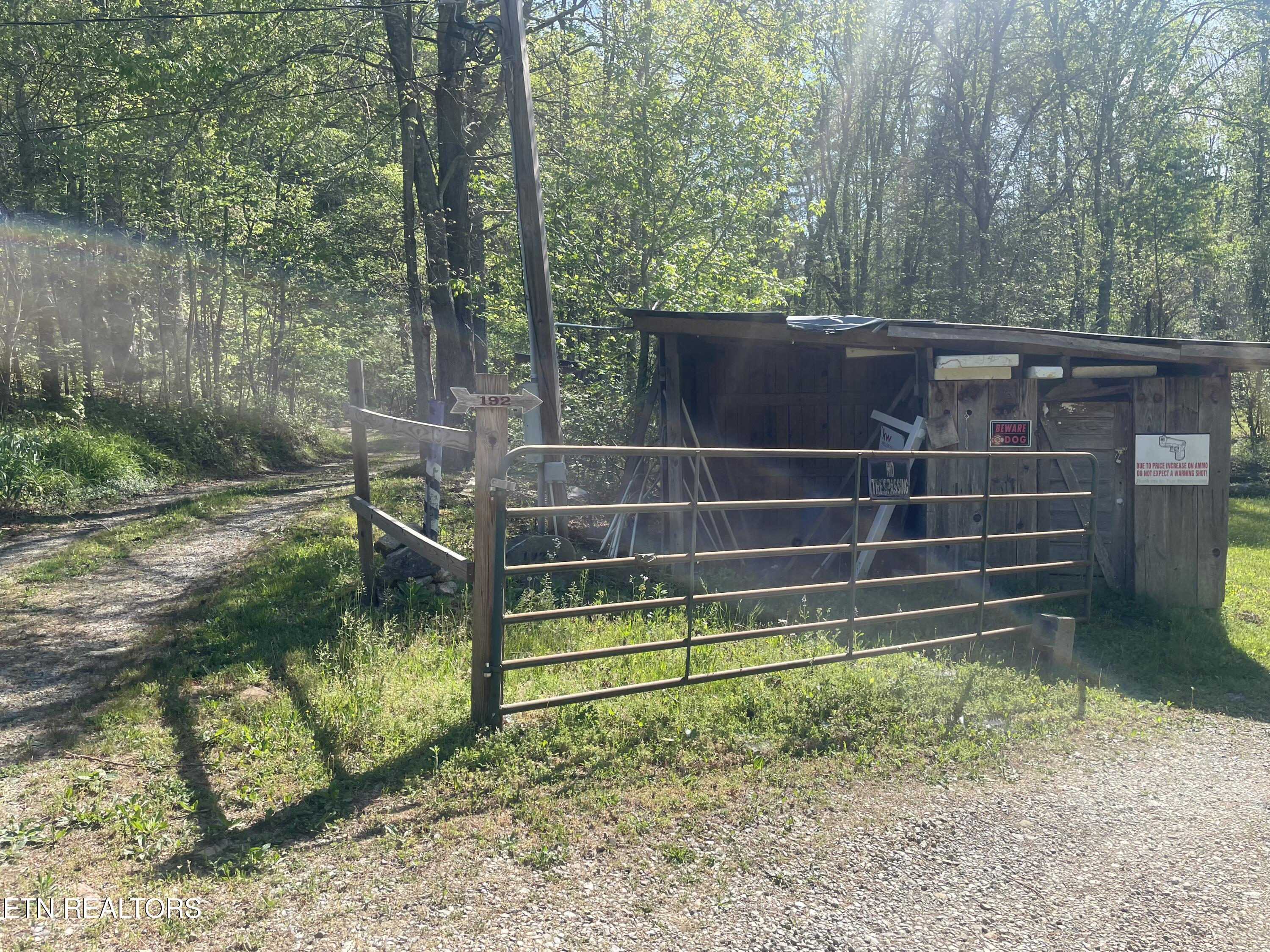 192 Massingale Road Tellico Plains, TN 37385 - Photo 26 of 36 entrance