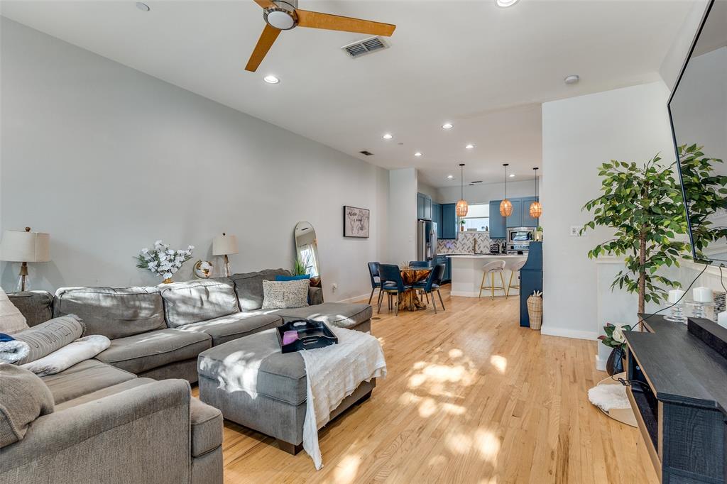 1016 Liberty Street, Unit 2 Dallas, TX 75204 - Photo 8 of 24 a living room with furniture and a potted plant