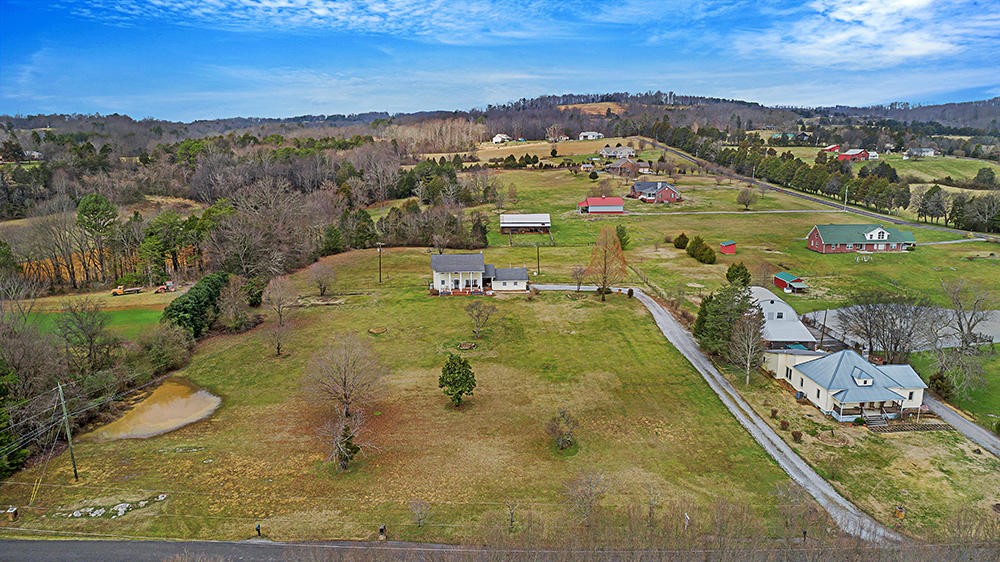 7922 Majors Road Corryton, TN 37721 - Photo 5 of 39 a view of a city