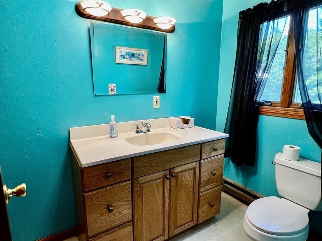 10 Hammerock Road Charlton, MA 01507 - Photo 14 of 31