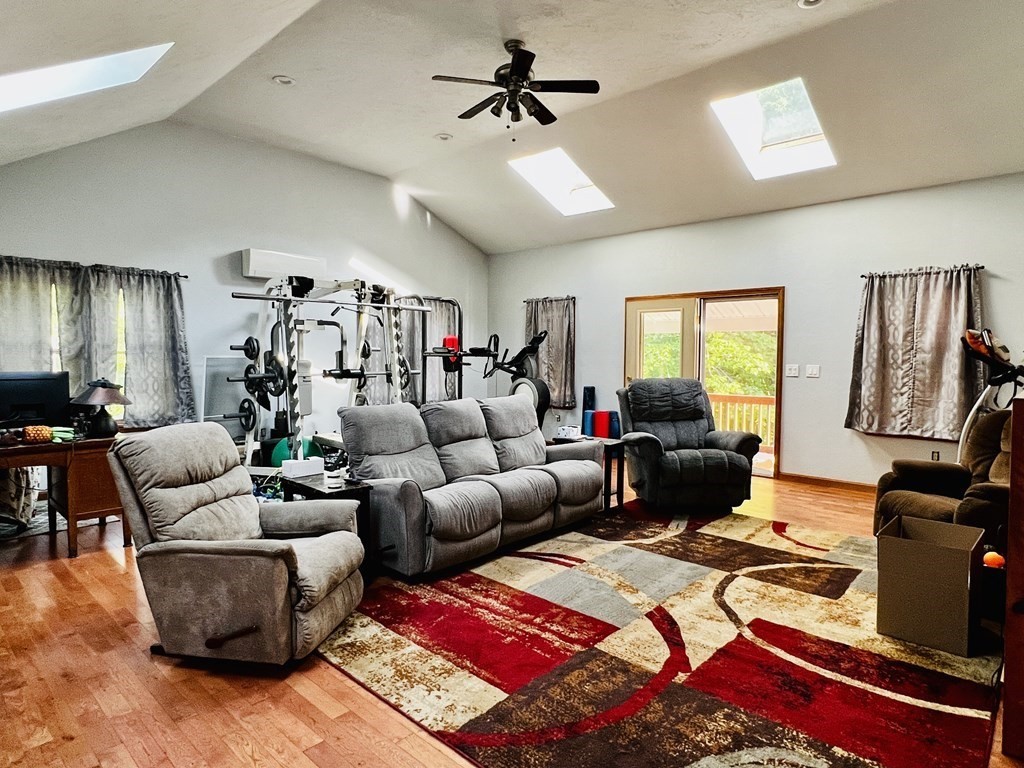 10 Hammerock Road Charlton, MA 01507 - Photo 16 of 31