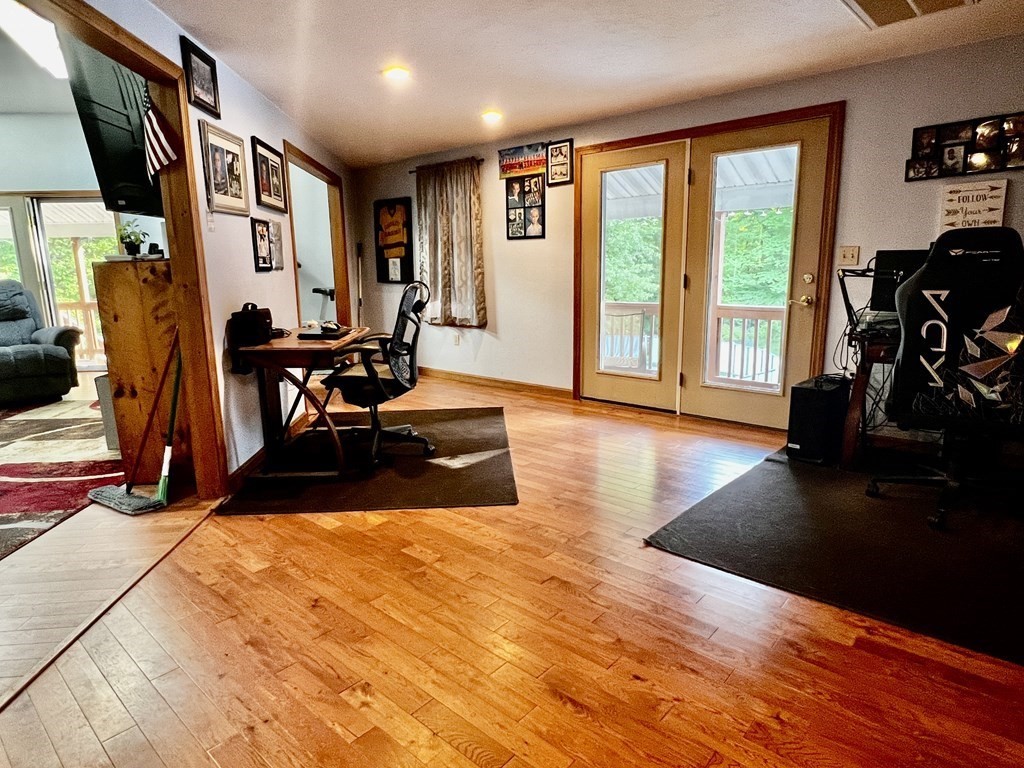10 Hammerock Road Charlton, MA 01507 - Photo 18 of 31