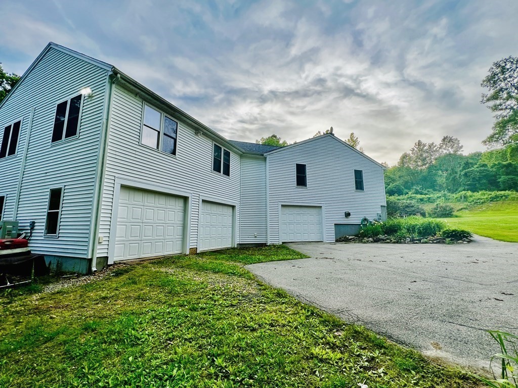 10 Hammerock Road Charlton, MA 01507 - Photo 2 of 31
