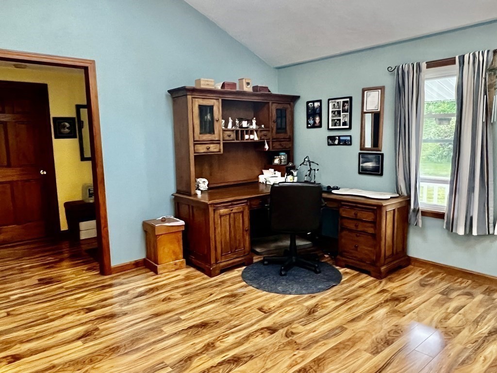 10 Hammerock Road Charlton, MA 01507 - Photo 5 of 31