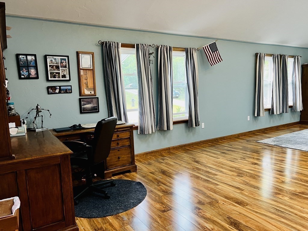 10 Hammerock Road Charlton, MA 01507 - Photo 7 of 31