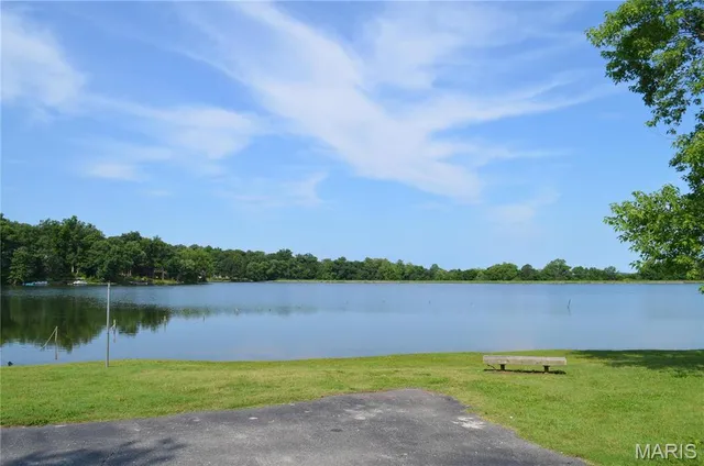 $17,900 | 1320-1330 Lake Shore Drive, Catawissa, MO 63015