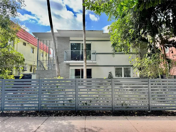 $3,000 | 740 Meridian Avenue, Unit 21, Miami Beach, FL 33139