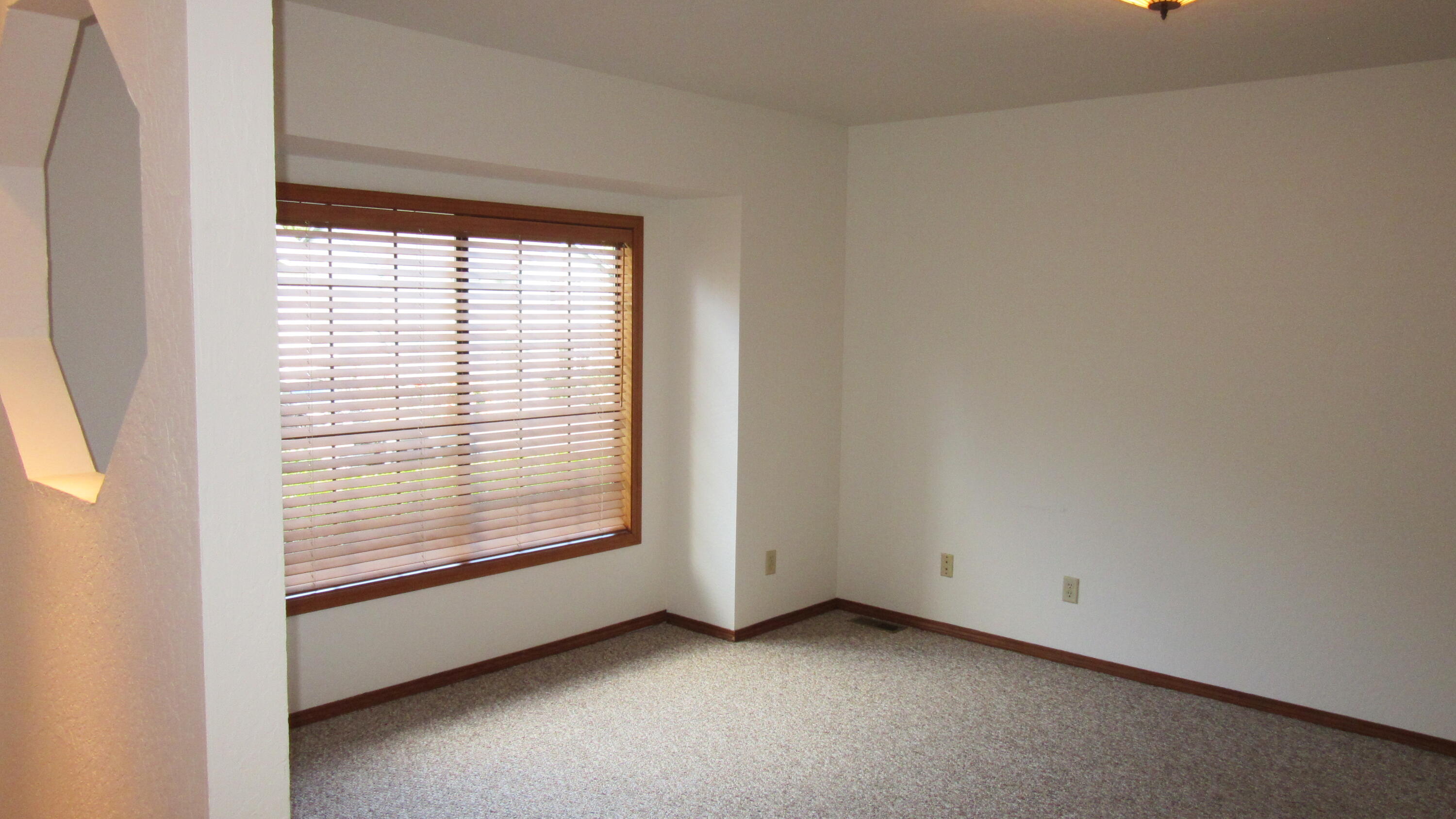 1966 Roth Court Cutten, CA 95503 - Photo 2 of 17 Living Room