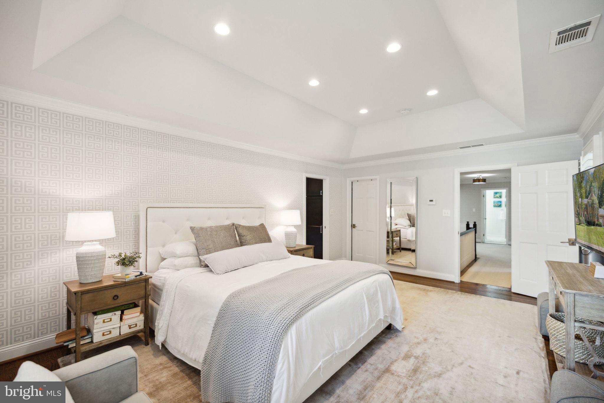 7701 Hackamore Drive Potomac, MD 20854 - Photo 13 of 28 Primary Suite with Dual Walk-in-closets