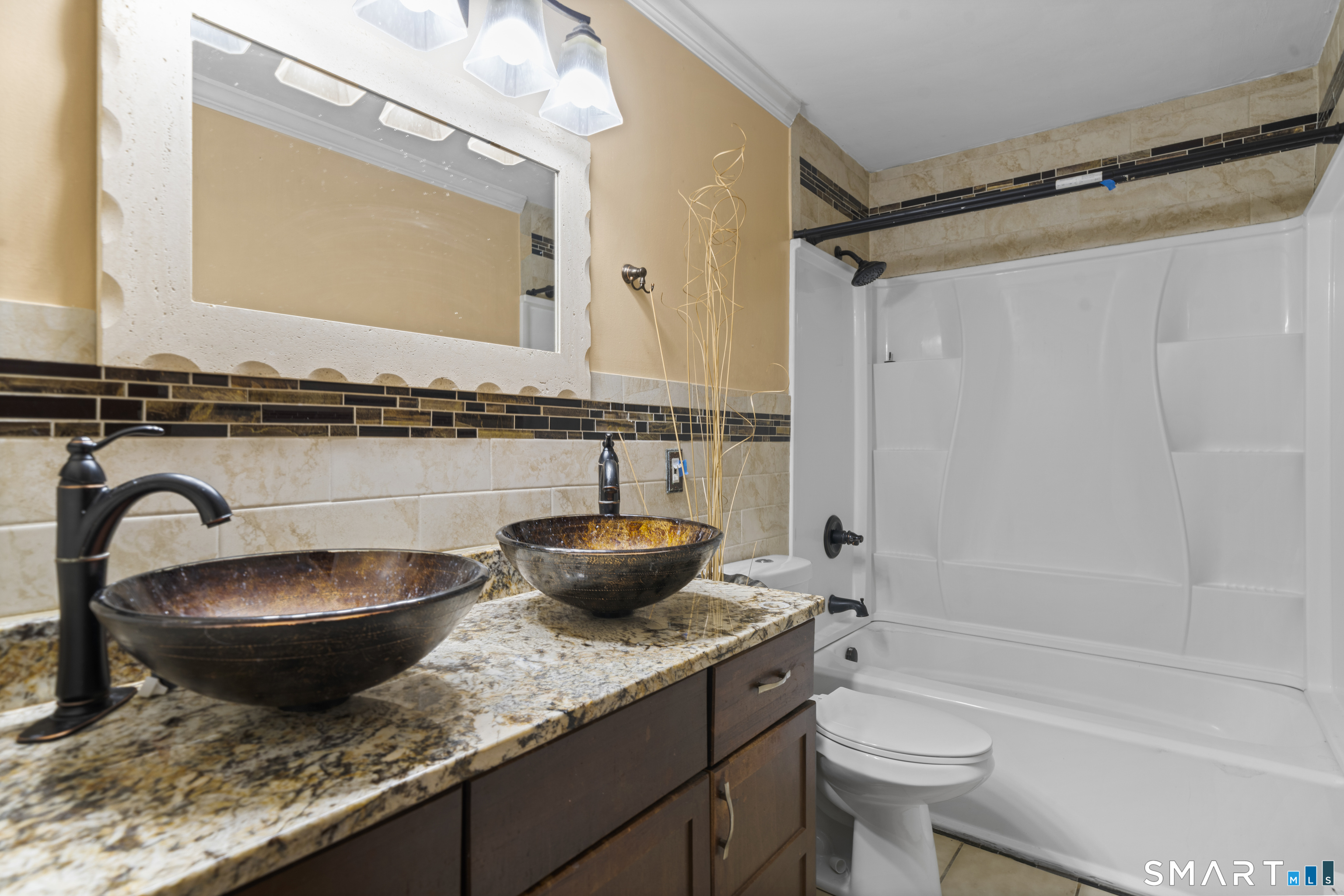 193 Rood Avenue Windsor, CT 06095 - Photo 12 of 35 Gallery Image 12