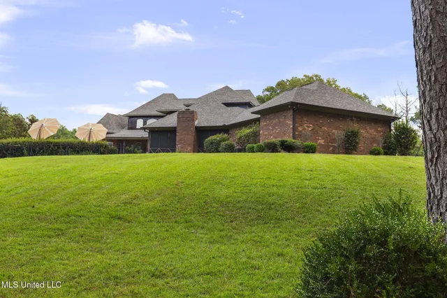 $889,900 | 131 Lakeshire Parkway, Canton, MS 39046
