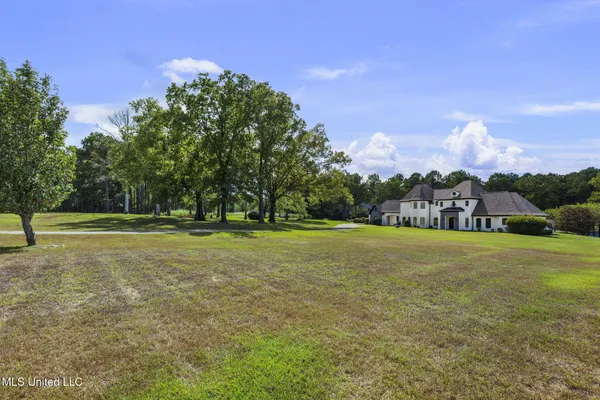 $849,900 | 131 Lakeshire Parkway, Canton, MS 39046