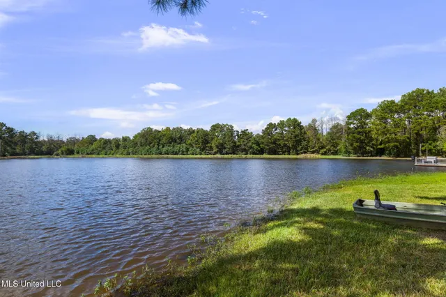 $889,900 | 131 Lakeshire Parkway, Canton, MS 39046