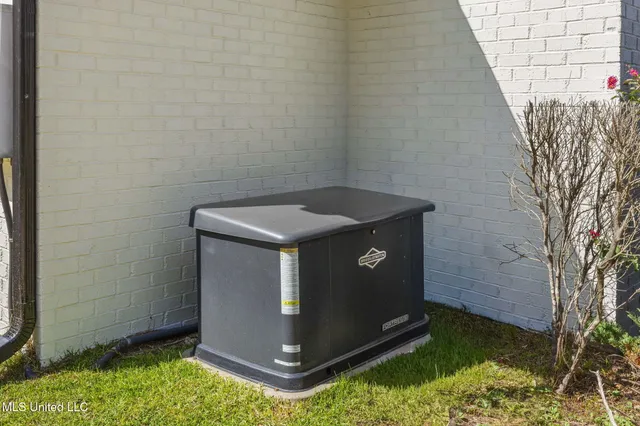 $889,900 | 131 Lakeshire Parkway, Canton, MS 39046