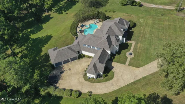 $889,900 | 131 Lakeshire Parkway, Canton, MS 39046