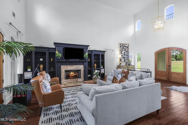 $889,900 | 131 Lakeshire Parkway, Canton, MS 39046