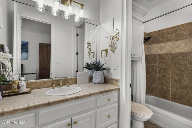 $889,900 | 131 Lakeshire Parkway, Canton, MS 39046