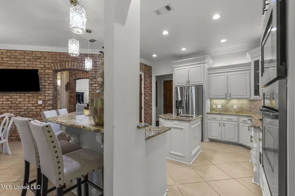 $849,900 | 131 Lakeshire Parkway, Canton, MS 39046