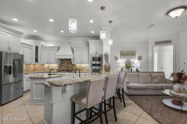 $889,900 | 131 Lakeshire Parkway, Canton, MS 39046