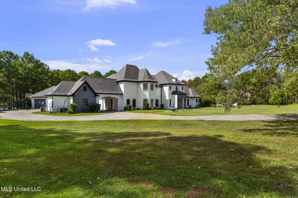 $849,900 | 131 Lakeshire Parkway, Canton, MS 39046