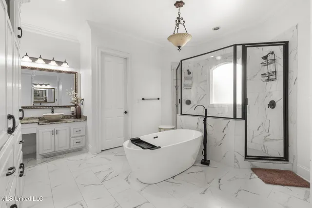 $889,900 | 131 Lakeshire Parkway, Canton, MS 39046