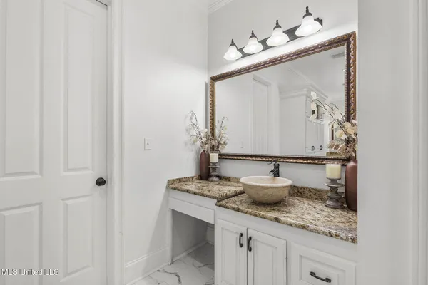 $849,900 | 131 Lakeshire Parkway, Canton, MS 39046