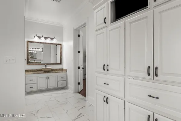 $849,900 | 131 Lakeshire Parkway, Canton, MS 39046
