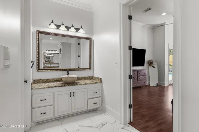 $889,900 | 131 Lakeshire Parkway, Canton, MS 39046