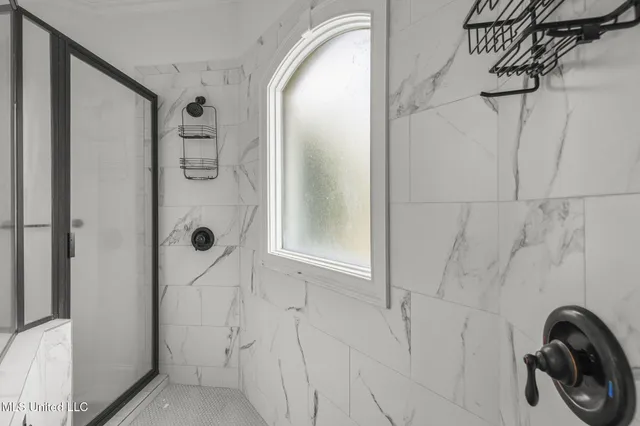 $889,900 | 131 Lakeshire Parkway, Canton, MS 39046