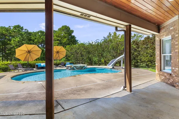 $849,900 | 131 Lakeshire Parkway, Canton, MS 39046