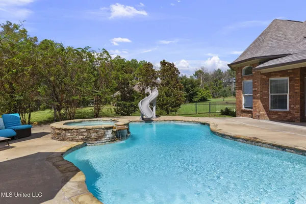 $849,900 | 131 Lakeshire Parkway, Canton, MS 39046