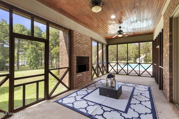 $849,900 | 131 Lakeshire Parkway, Canton, MS 39046