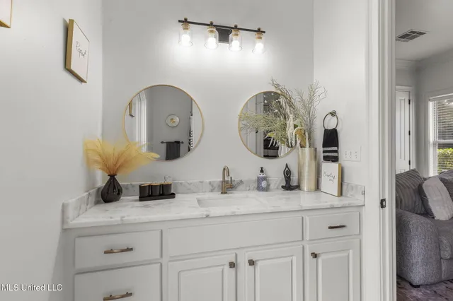 $889,900 | 131 Lakeshire Parkway, Canton, MS 39046