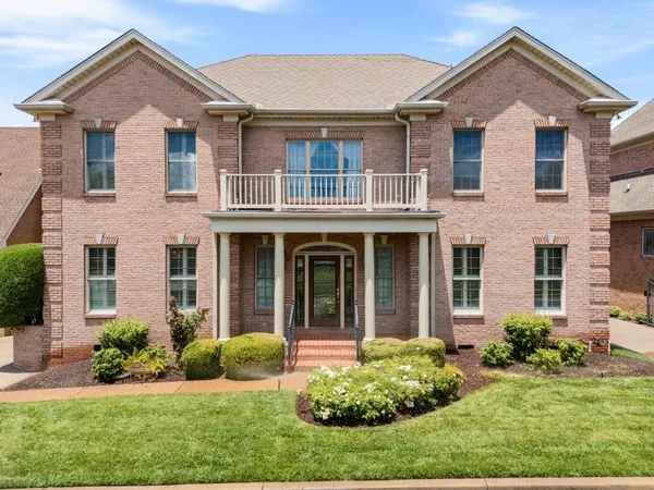 $824,000 | 111 Carriage Way, Hendersonville, TN 37075