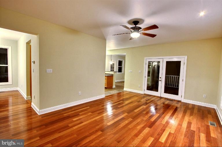 315 Upperlanding Road Essex, MD 21221 - Photo 2 of 30 Family Room